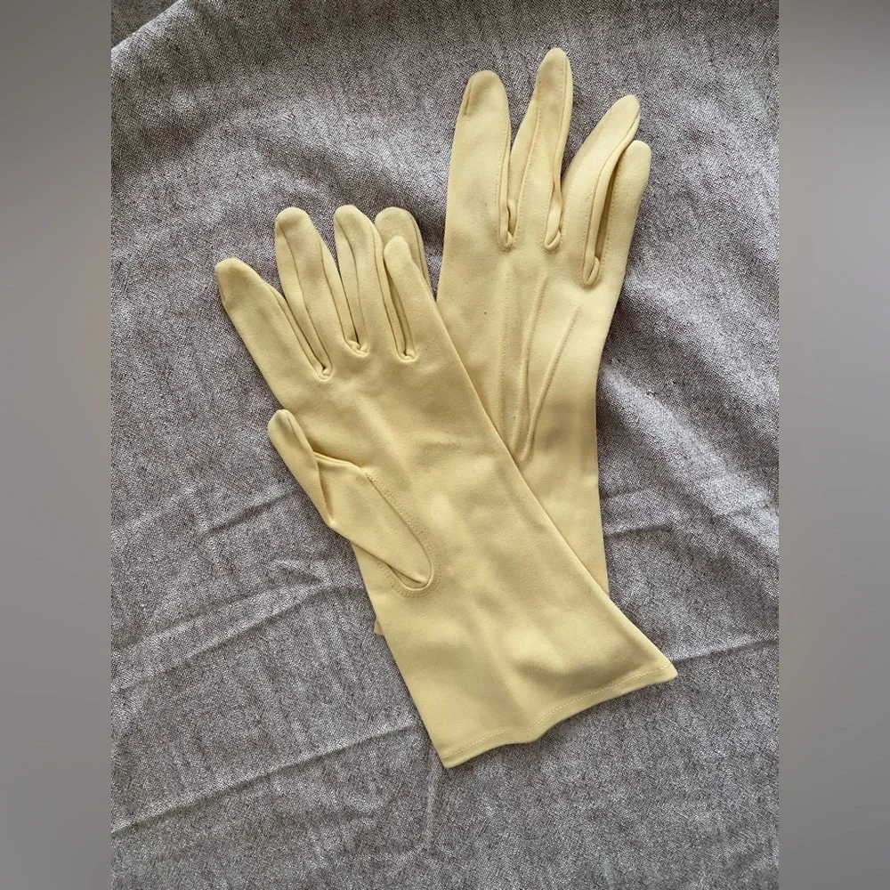 VINTAGE SHALIMAR CANARY CREAM GLOVES